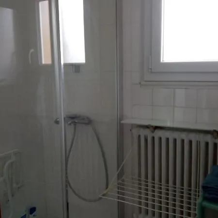 Apartment Centre, 100 M Lac